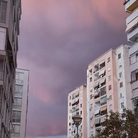 Bright & Spacious 1-bedroom In Stylish Municipality Of Paris, Lägenhet Tirana