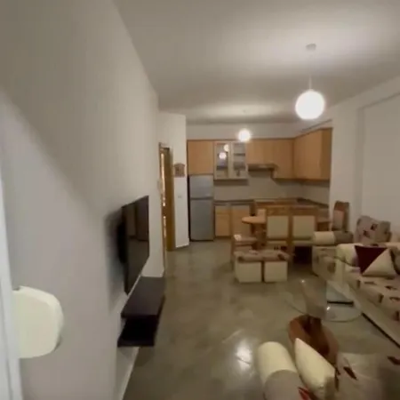 Bright & Spacious 1-bedroom In Stylish Municipality Of Paris, דירה *